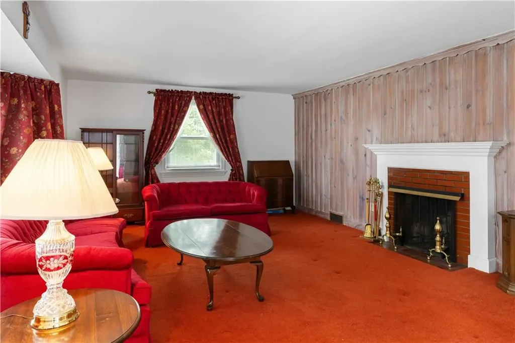 36 Willow Avenue Middletown RI 02842
