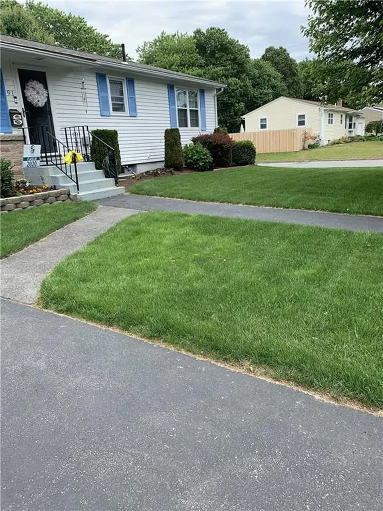 91 Carnation Drive Warwick RI 02886