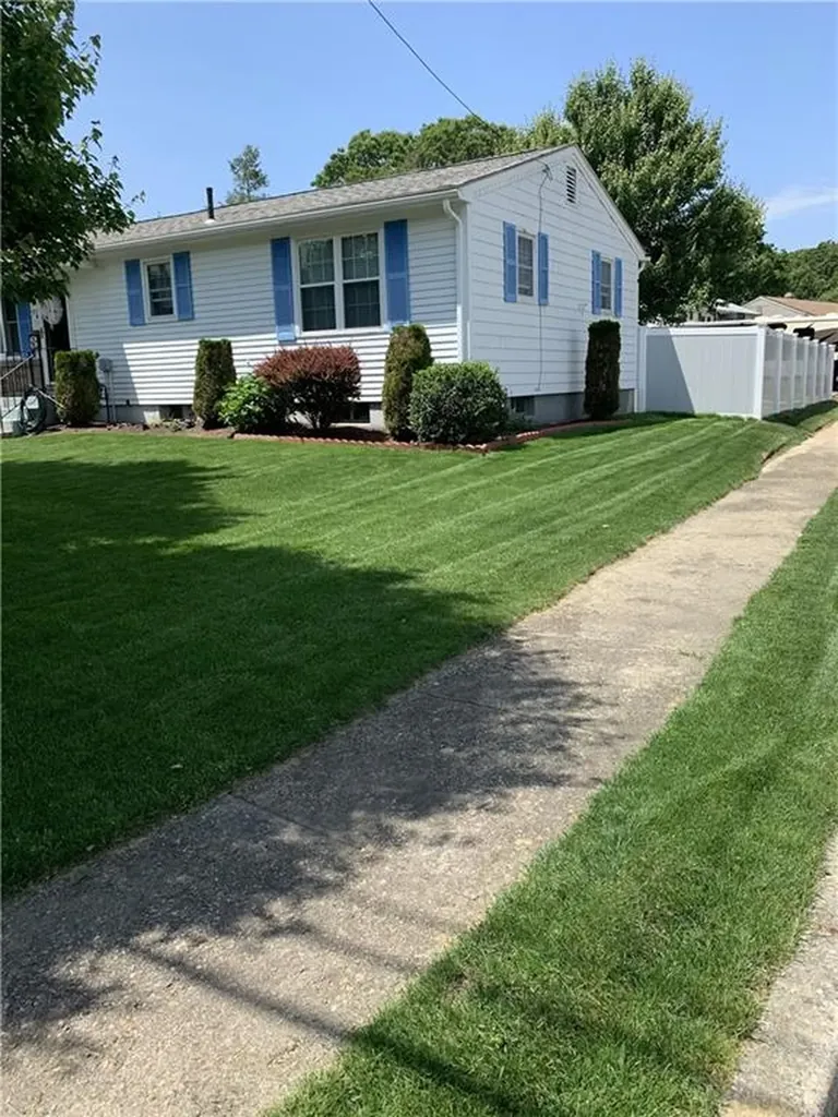 91 Carnation Drive Warwick RI 02886
