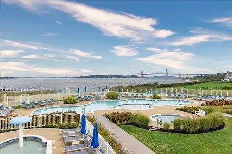 44 Wimbledon Circle Portsmouth RI 02871