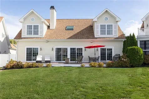 44 Wimbledon Circle Portsmouth RI 02871