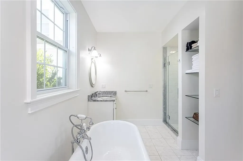 44 Wimbledon Circle Portsmouth RI 02871