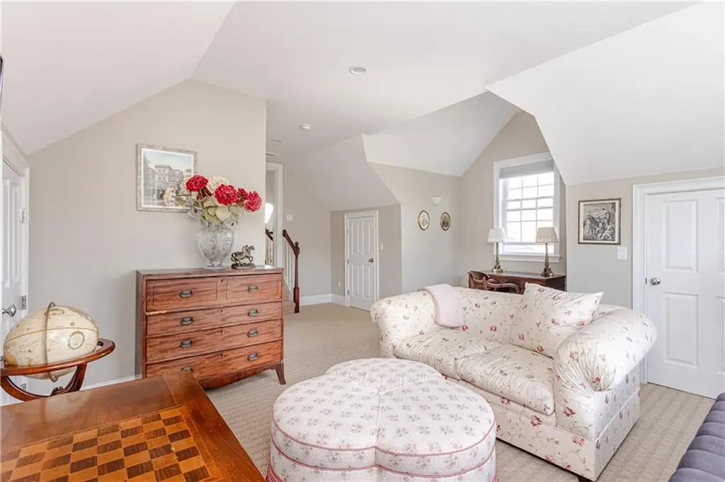 44 Wimbledon Circle Portsmouth RI 02871