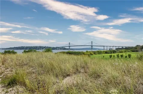 44 Wimbledon Circle Portsmouth RI 02871