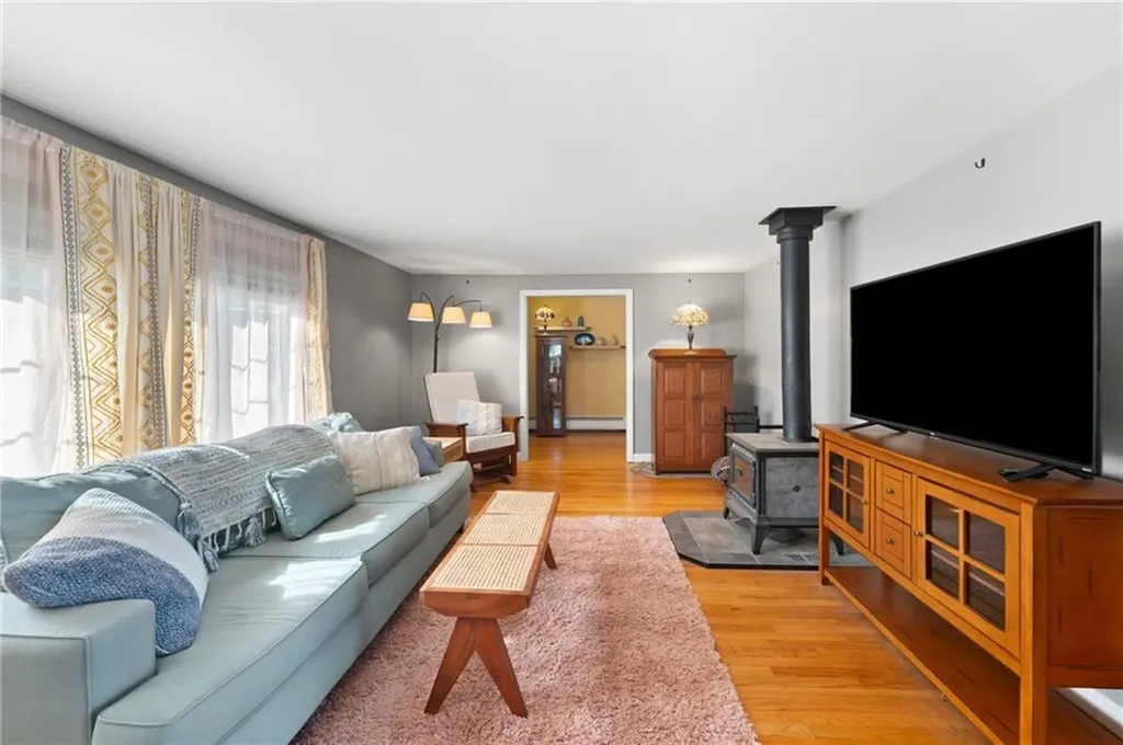 1150 Greenwich Avenue Warwick RI 02886