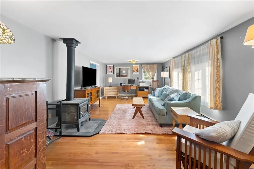 1150 Greenwich Avenue Warwick RI 02886