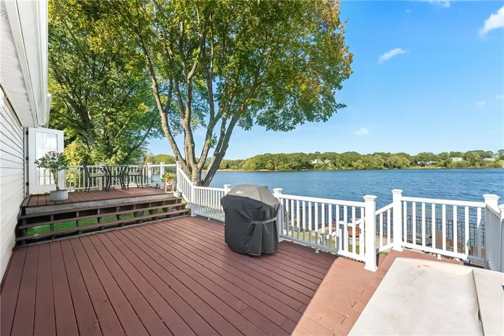 1150 Greenwich Avenue Warwick RI 02886