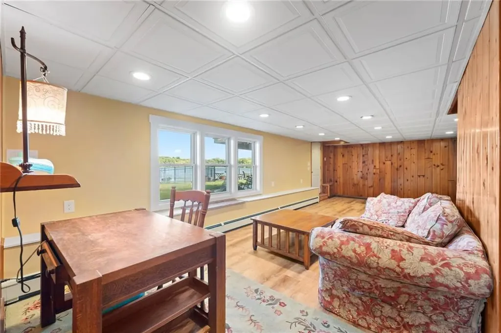 1150 Greenwich Avenue Warwick RI 02886