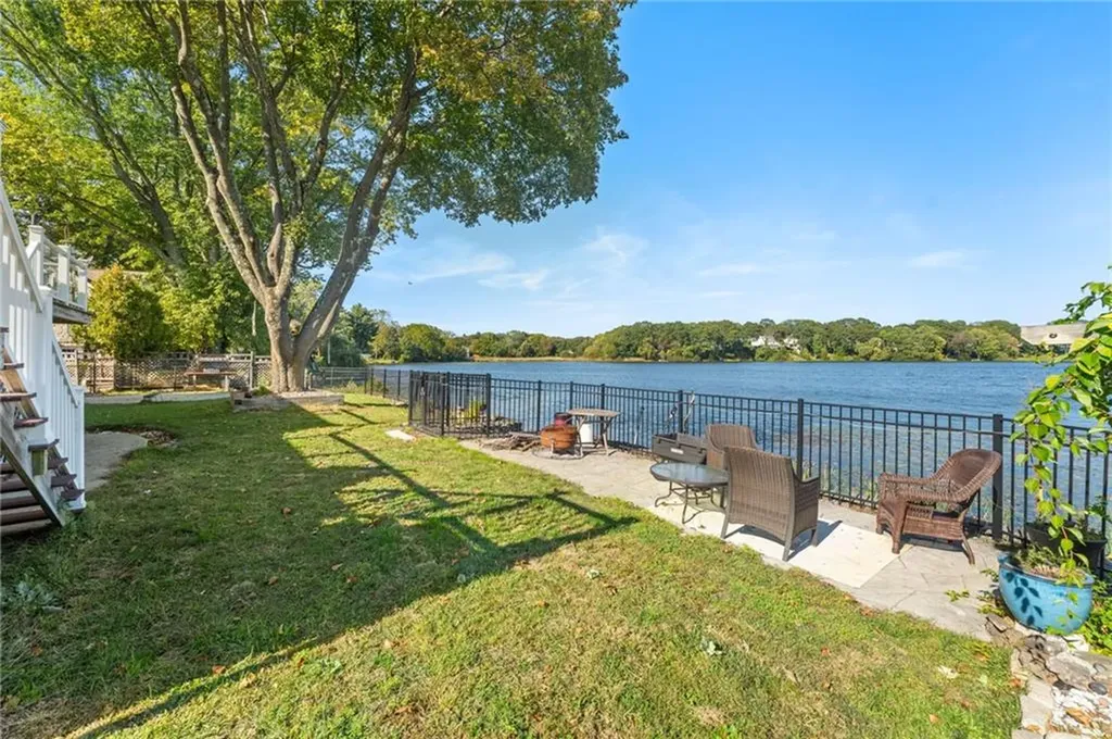 1150 Greenwich Avenue Warwick RI 02886