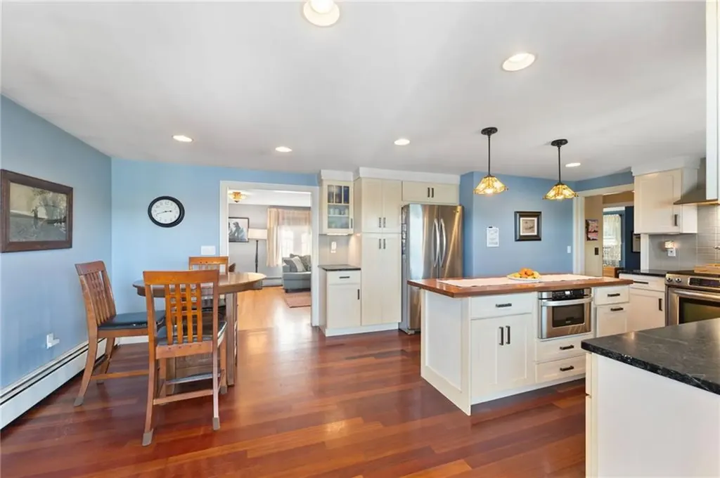 1150 Greenwich Avenue Warwick RI 02886