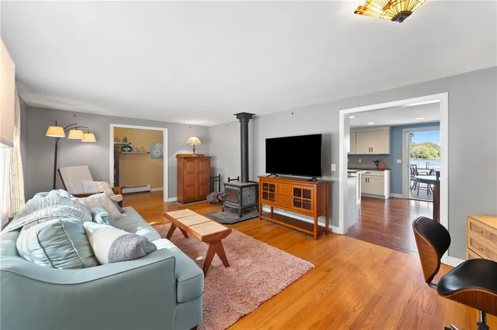 1150 Greenwich Avenue Warwick RI 02886