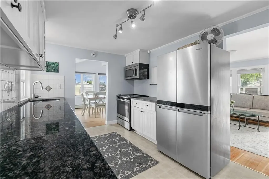 58 Berkley Avenue Portsmouth RI 02871