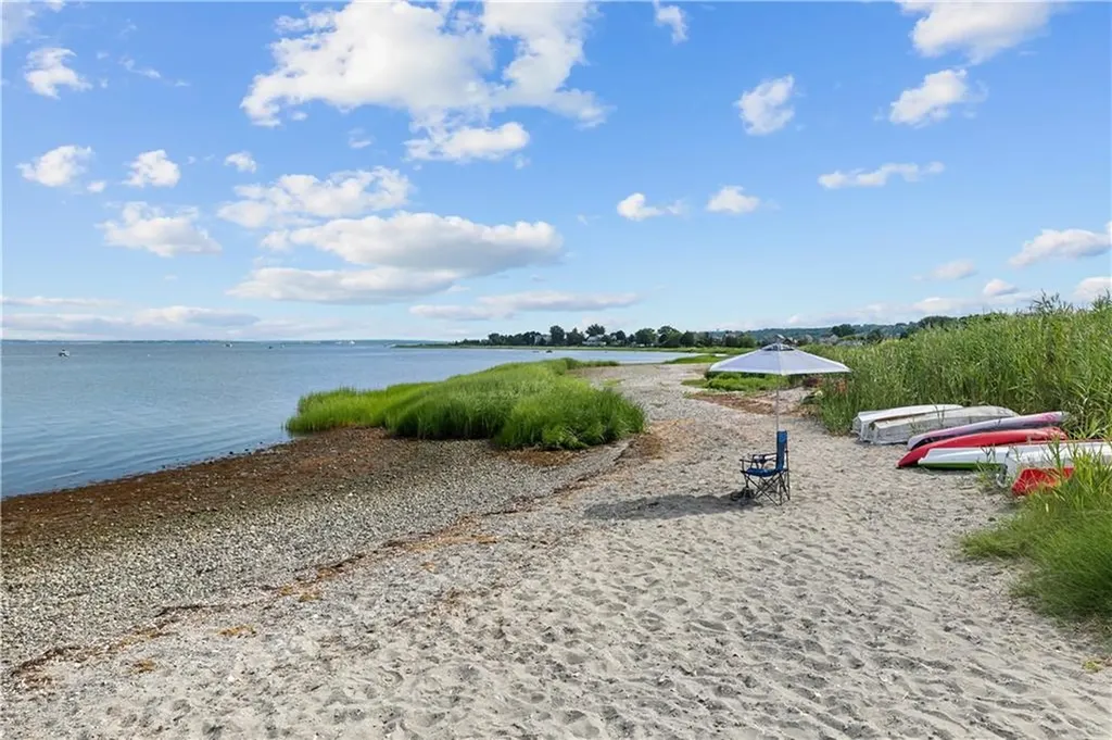 58 Berkley Avenue Portsmouth RI 02871