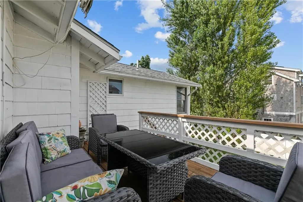 58 Berkley Avenue Portsmouth RI 02871