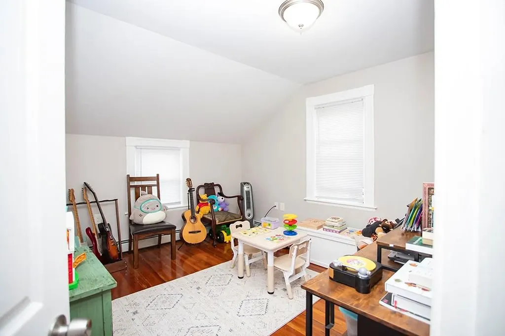 91 Ivy Street East Providence RI 02914