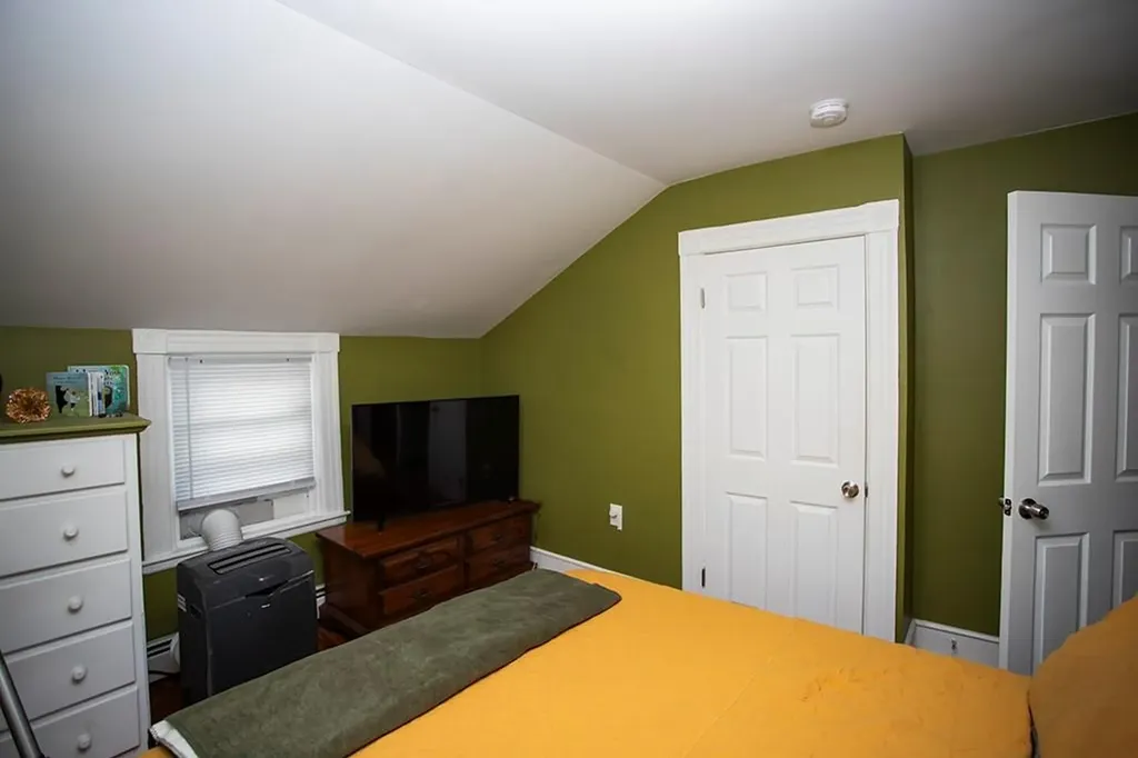 91 Ivy Street East Providence RI 02914