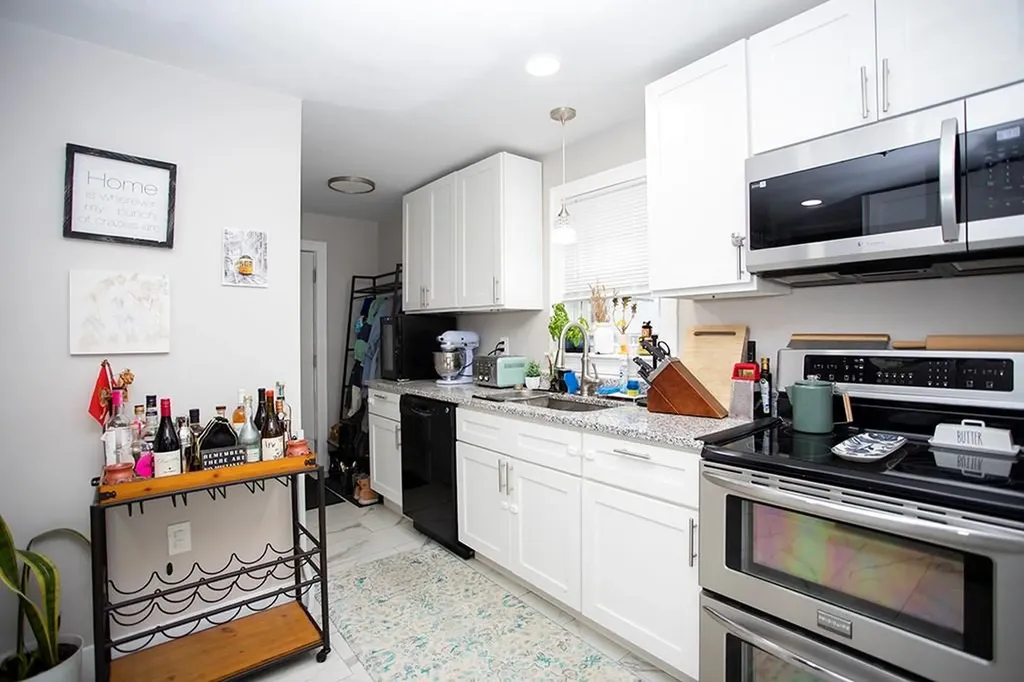 91 Ivy Street East Providence RI 02914