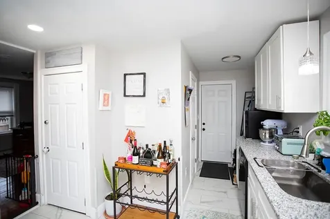 91 Ivy Street East Providence RI 02914