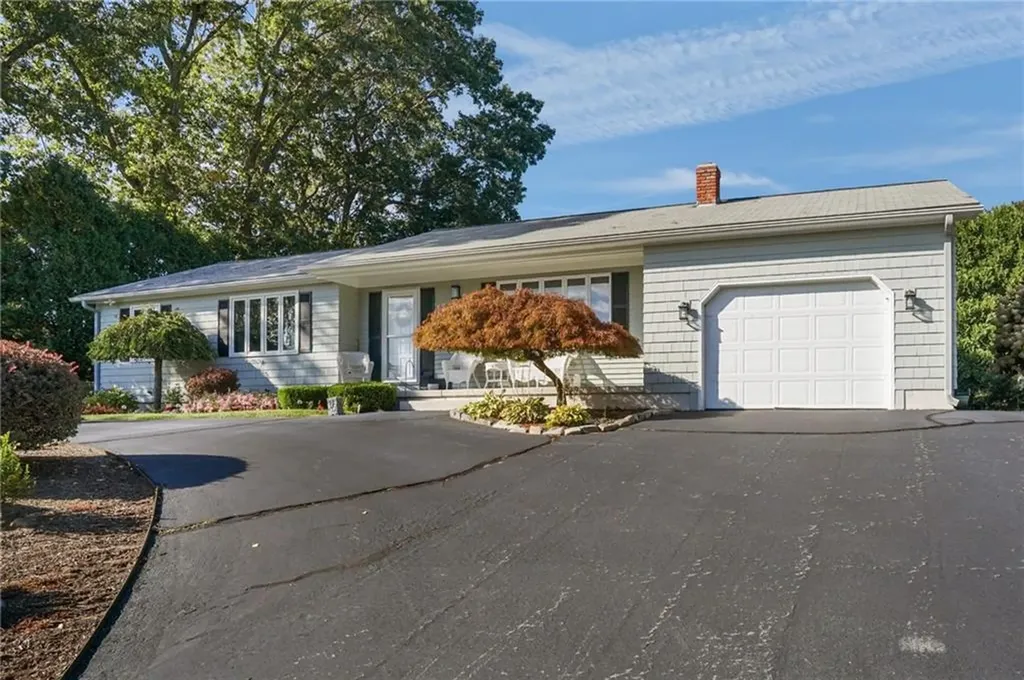 52 Bayview Drive West Warwick RI 02893