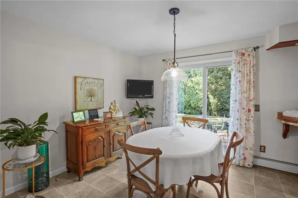 52 Bayview Drive West Warwick RI 02893