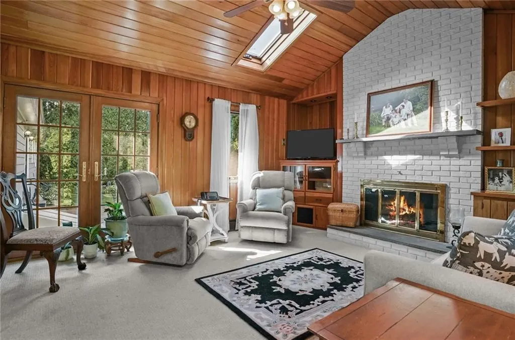 52 Bayview Drive West Warwick RI 02893