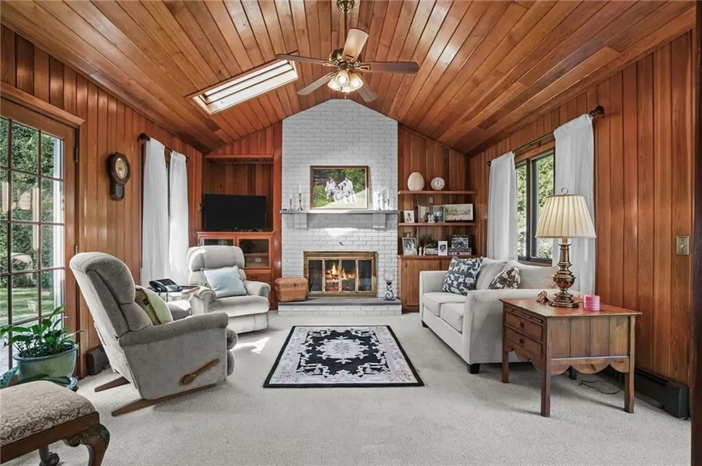 52 Bayview Drive West Warwick RI 02893