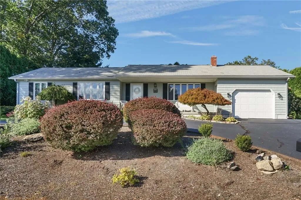 52 Bayview Drive West Warwick RI 02893