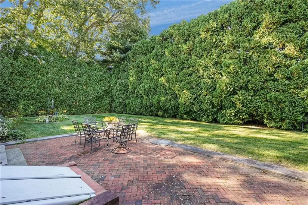 52 Bayview Drive West Warwick RI 02893