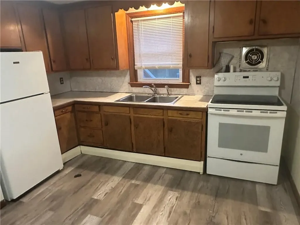 62 East Street West Warwick RI 02893