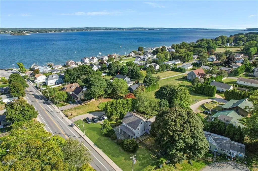 55 Park Avenue Portsmouth RI 02871