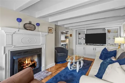 27 King Street East Greenwich RI 02818