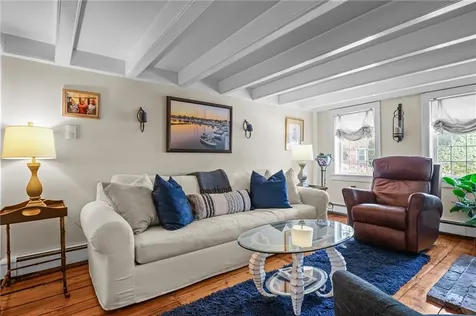 27 King Street East Greenwich RI 02818