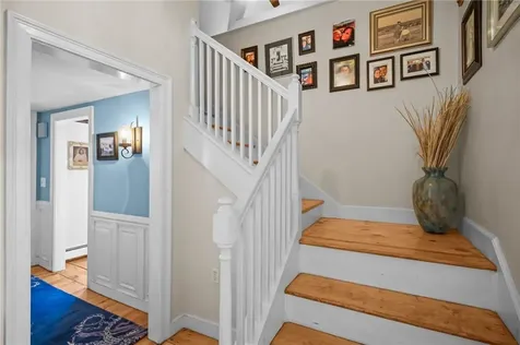 27 King Street East Greenwich RI 02818