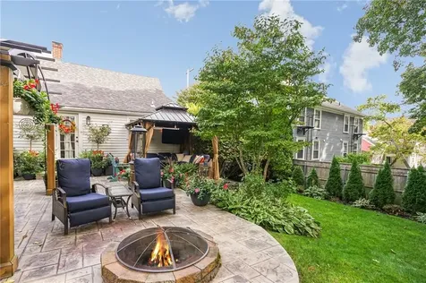 27 King Street East Greenwich RI 02818