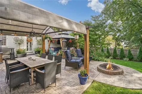 27 King Street East Greenwich RI 02818