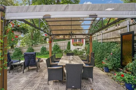 27 King Street East Greenwich RI 02818