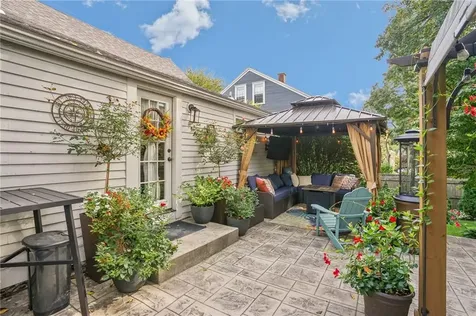 27 King Street East Greenwich RI 02818