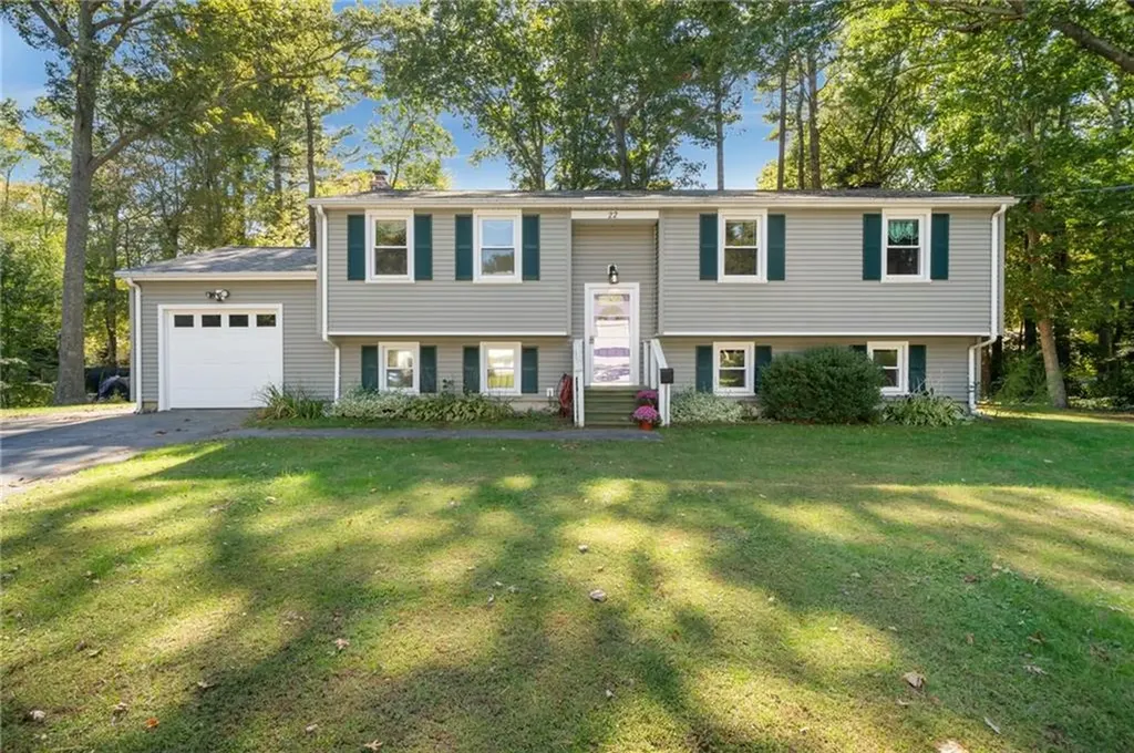 22 Nised Drive North Kingstown RI 02852