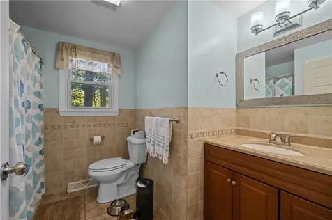 22 Nised Drive North Kingstown RI 02852