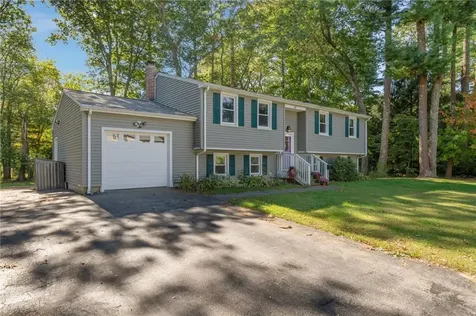 22 Nised Drive North Kingstown RI 02852