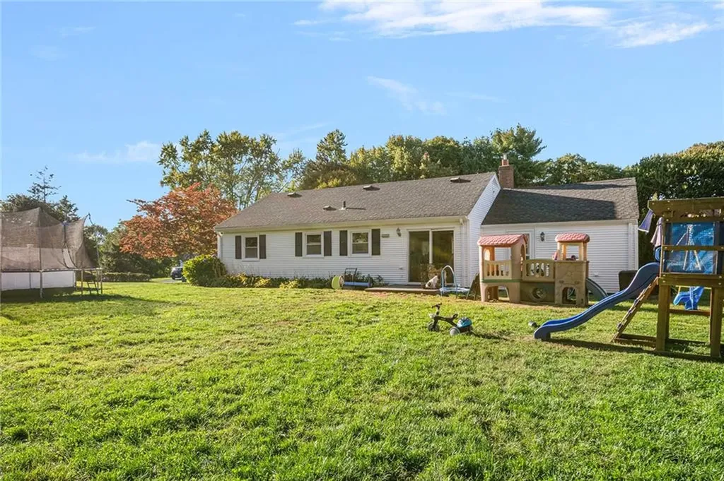 16 Pasadena Court Warwick RI 02888