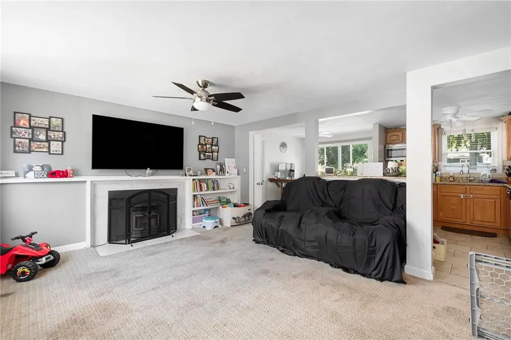 16 Pasadena Court Warwick RI 02888