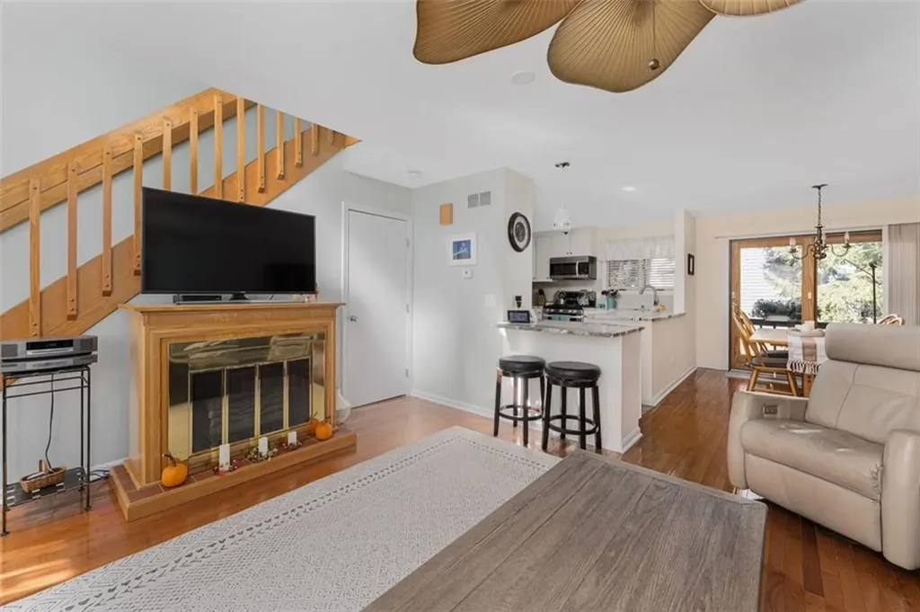 435 Scituate Avenue Cranston RI 02921