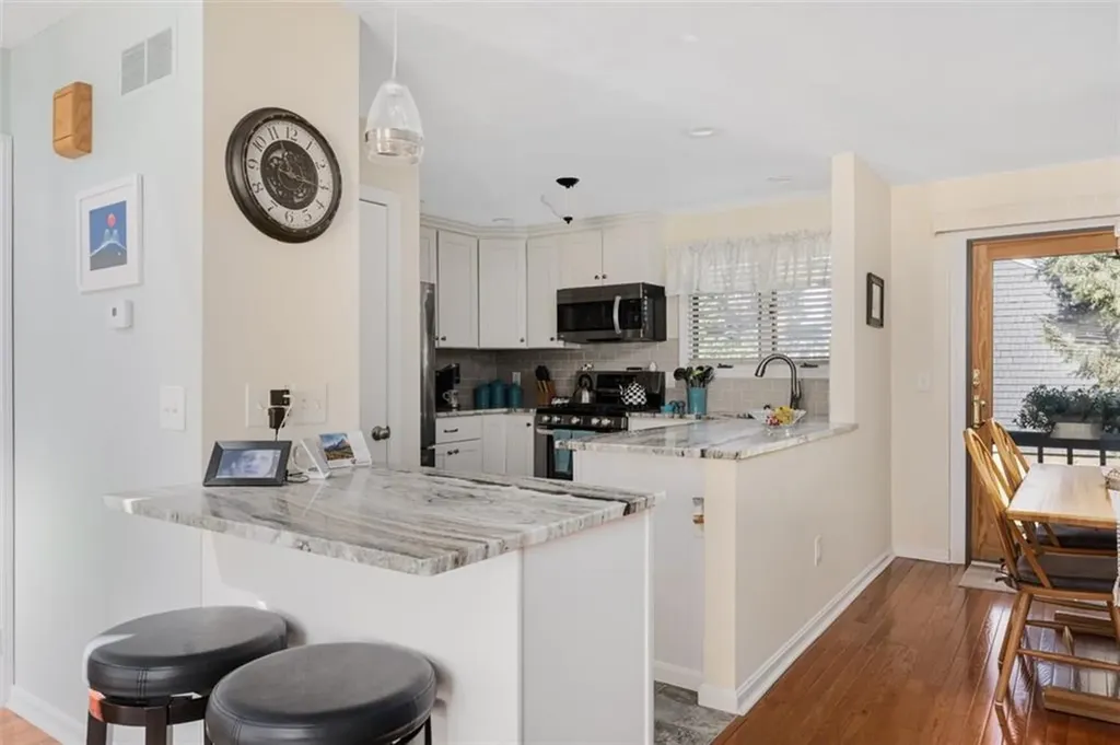 435 Scituate Avenue Cranston RI 02921