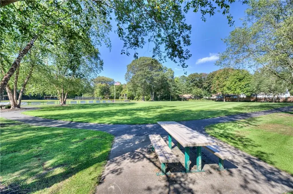 9 Sherwood Lane Barrington RI 02806