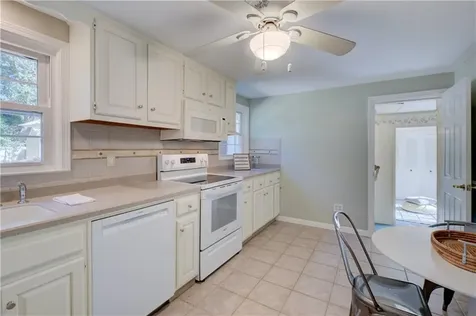 9 Sherwood Lane Barrington RI 02806