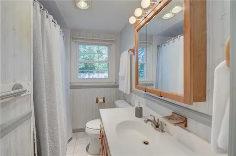 9 Sherwood Lane Barrington RI 02806