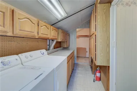 9 Sherwood Lane Barrington RI 02806