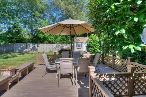 9 Sherwood Lane Barrington RI 02806