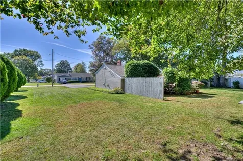 9 Sherwood Lane Barrington RI 02806